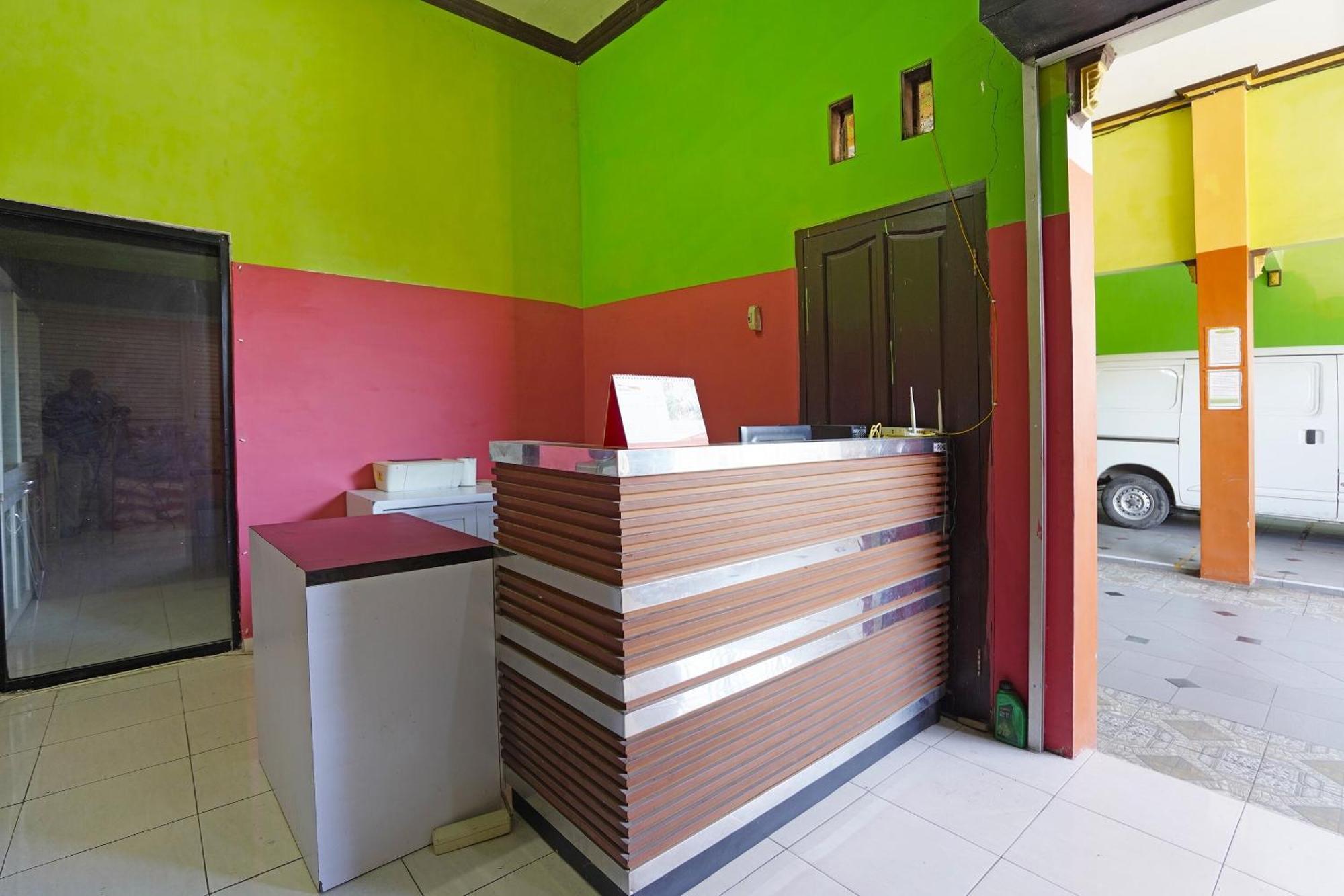 Oyo 91583 D'Cost Green Syariah Surabaya Esterno foto
