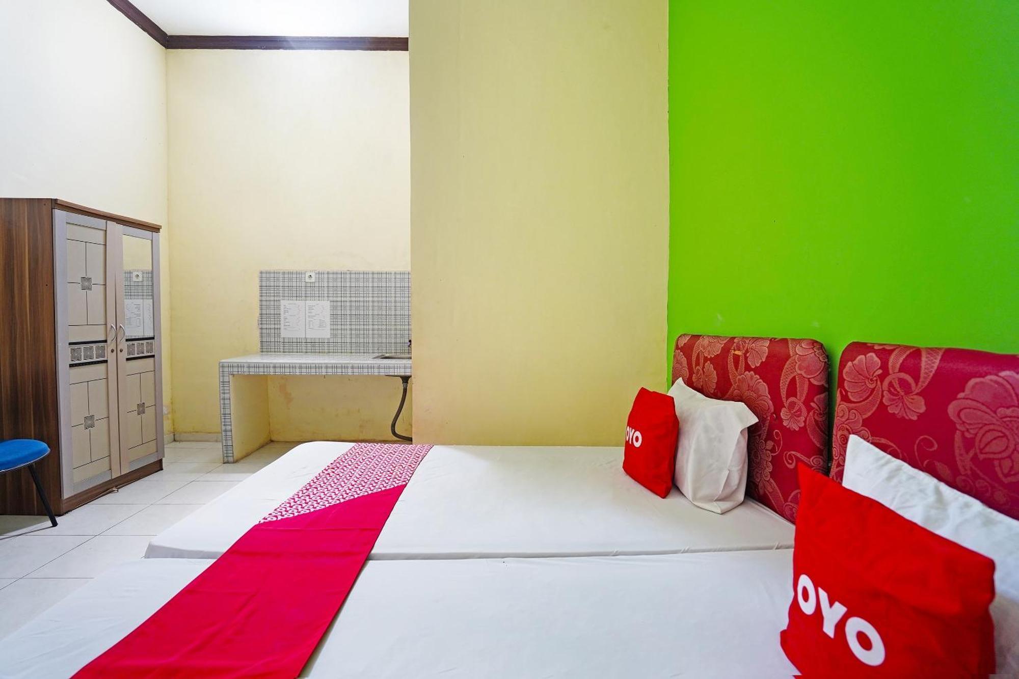 Oyo 91583 D'Cost Green Syariah Surabaya Esterno foto