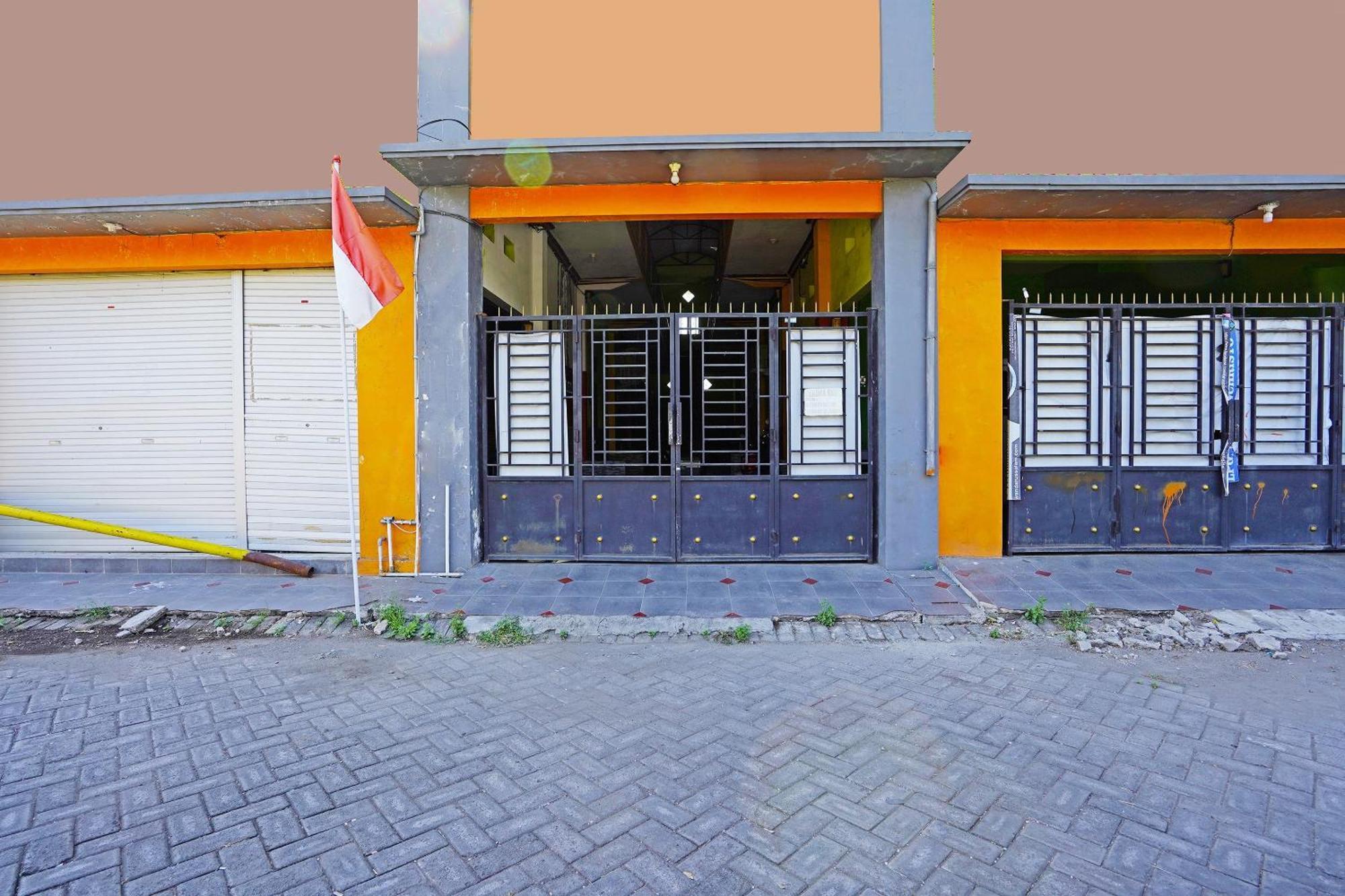 Oyo 91583 D'Cost Green Syariah Surabaya Esterno foto