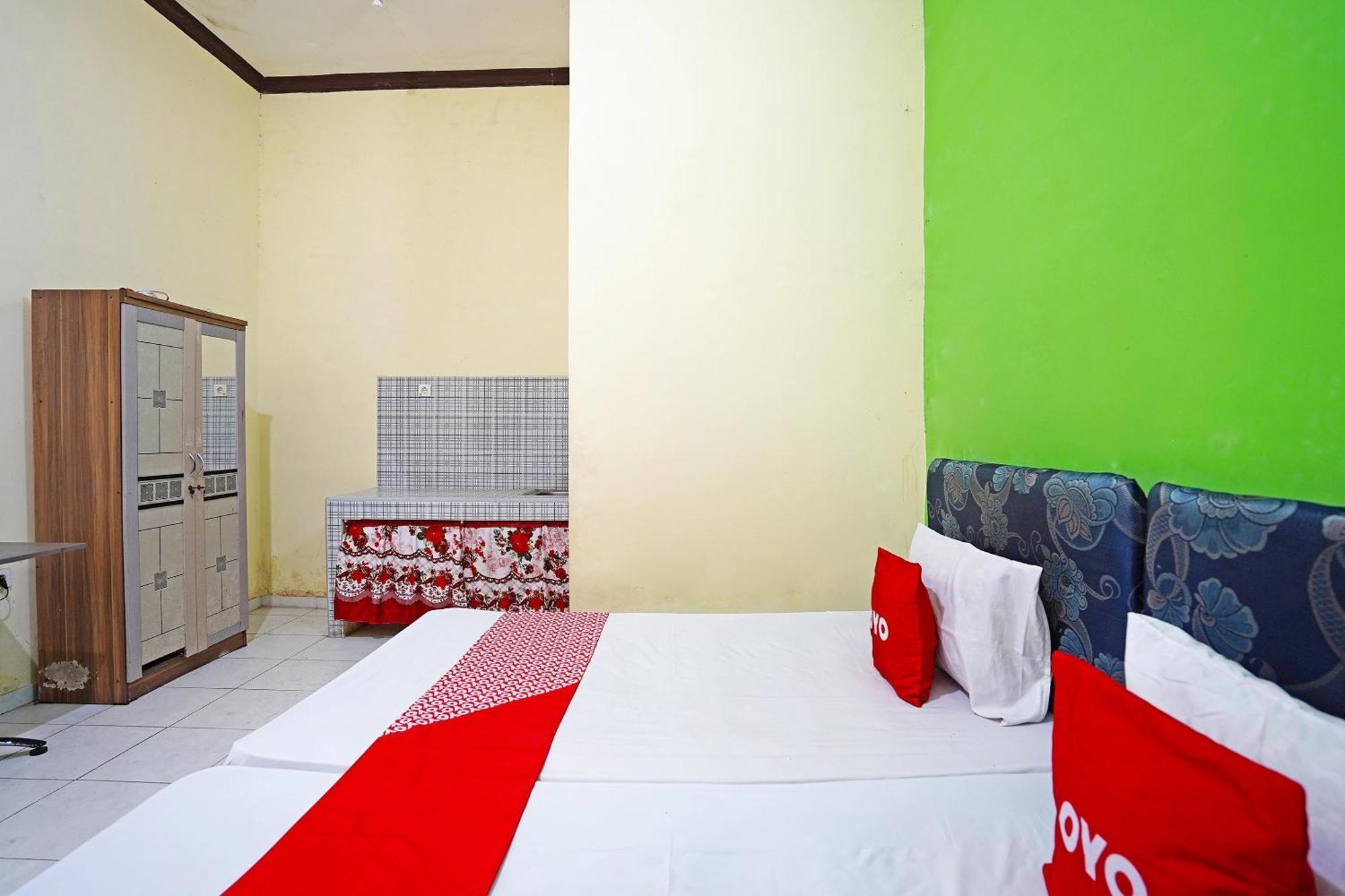 Oyo 91583 D'Cost Green Syariah Surabaya Esterno foto
