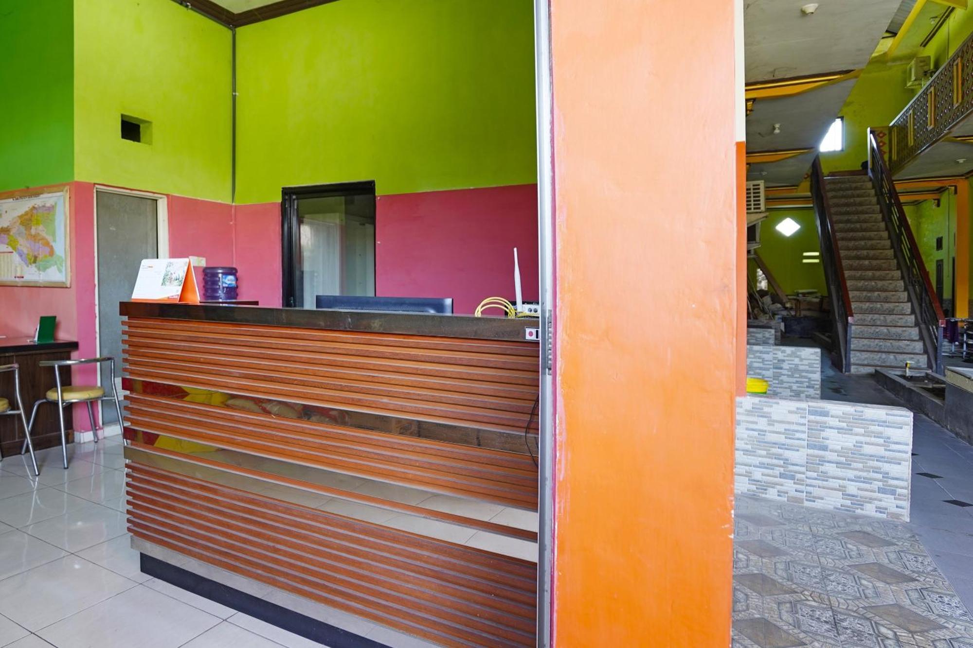 Oyo 91583 D'Cost Green Syariah Surabaya Esterno foto