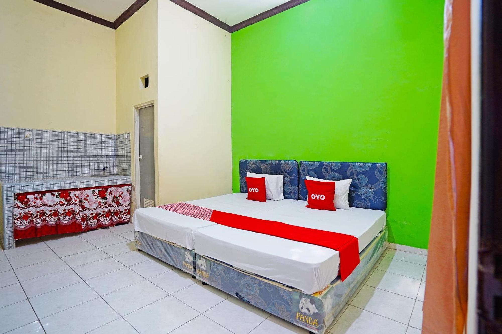 Oyo 91583 D'Cost Green Syariah Brebek Esterno foto